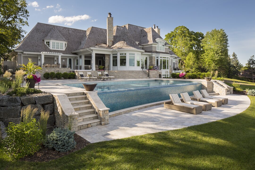 Luxurious house with pool and garden view