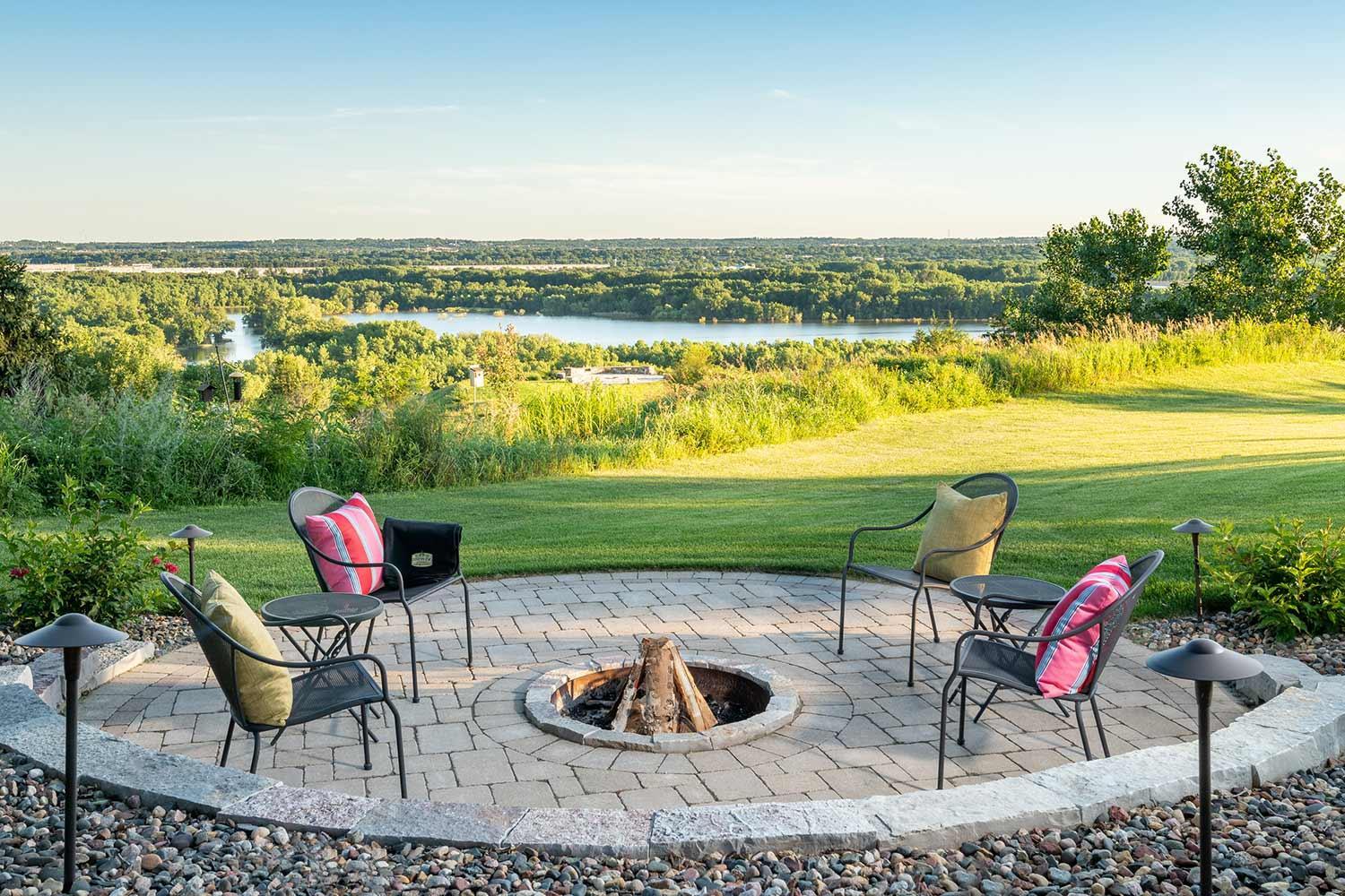 Imagine resting your eyes on this scenic vista after a busy day of work.
